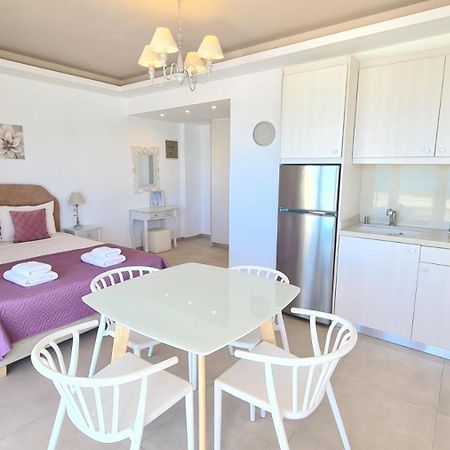 Bella Mare Luxury Apartments Каламаки Экстерьер фото