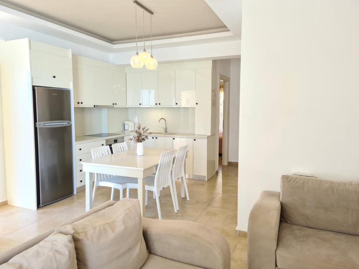 Bella Mare Luxury Apartments Каламаки Экстерьер фото