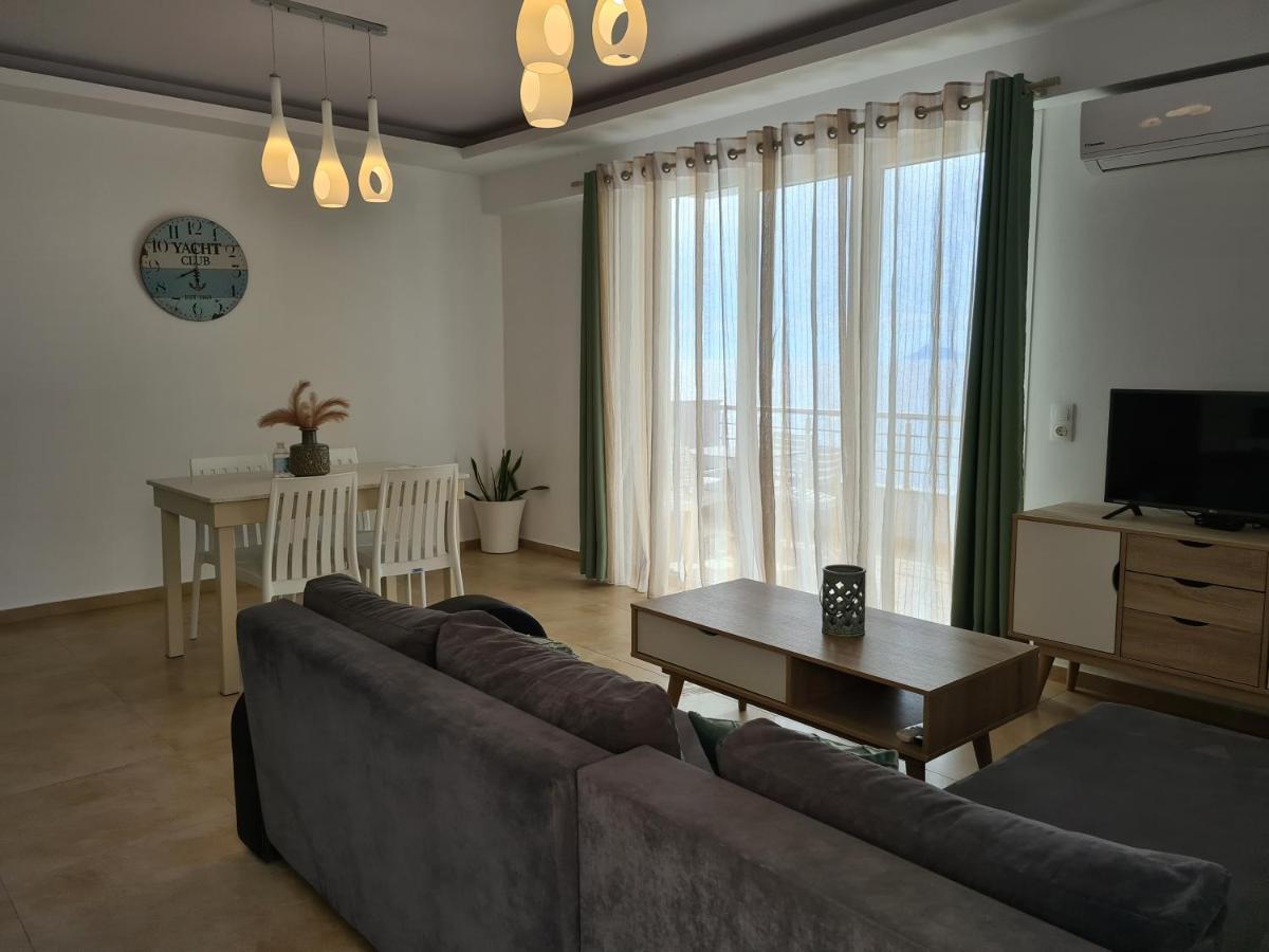 Bella Mare Luxury Apartments Каламаки Экстерьер фото