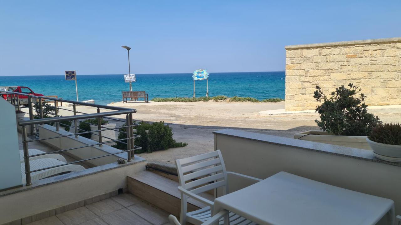 Bella Mare Luxury Apartments Каламаки Экстерьер фото