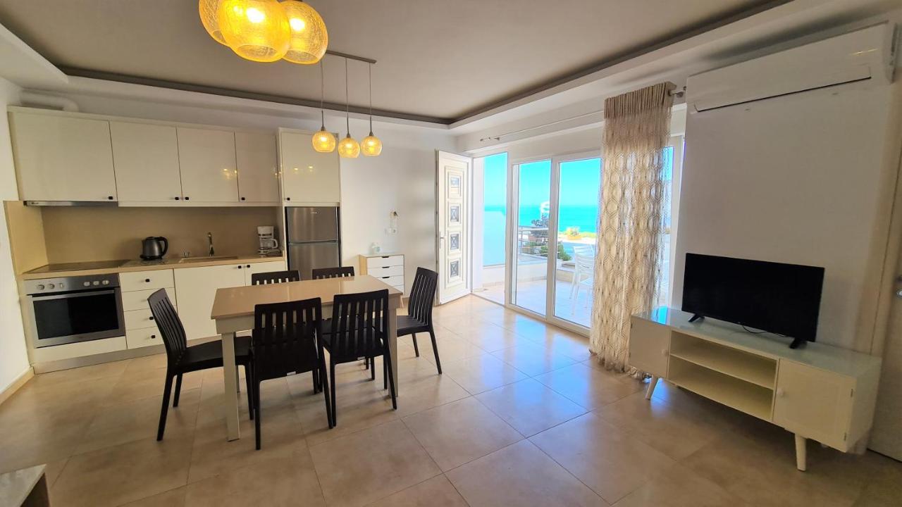 Bella Mare Luxury Apartments Каламаки Экстерьер фото