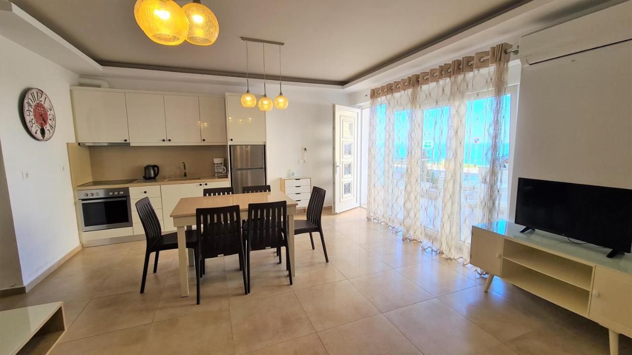 Bella Mare Luxury Apartments Каламаки Экстерьер фото
