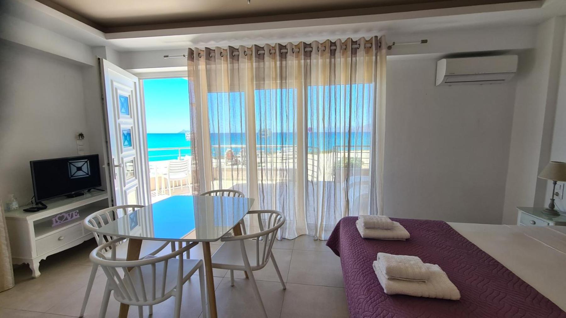 Bella Mare Luxury Apartments Каламаки Экстерьер фото