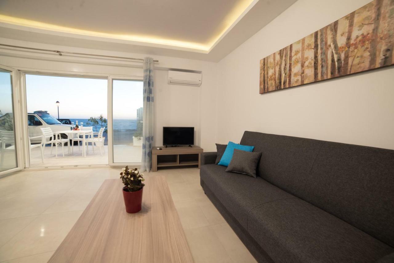 Bella Mare Luxury Apartments Каламаки Экстерьер фото